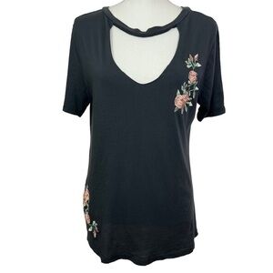 NWT MISS CHIEVOUS Women’s Pullover Tee Top Sz Large Gray Multi Color Embroidery